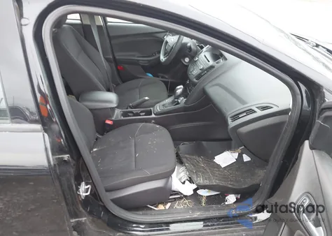 2016 Ford Focus Se z USA, uszkodzony, nr VIN 1FADP3K2XGL233332